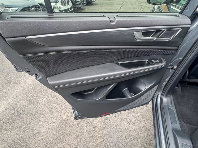 Used 2025 Volkswagen Atlas Cross Sport SE image 25