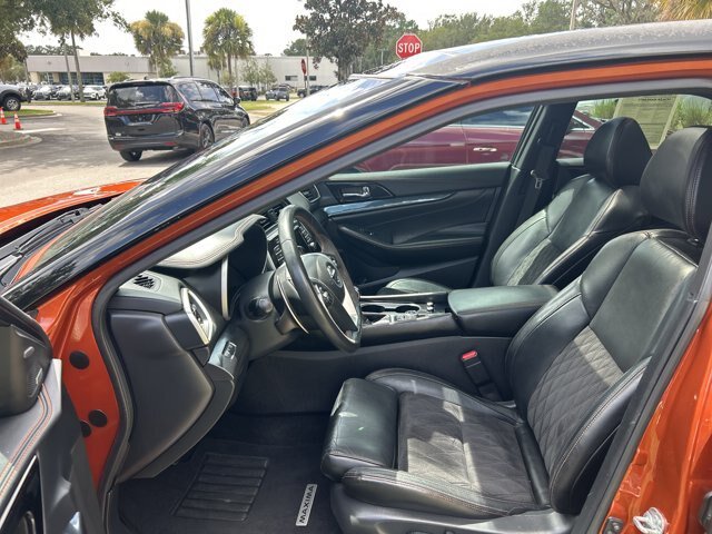 Used 2022 Nissan Maxima SR w/ Sport Mat Group FWD image 12