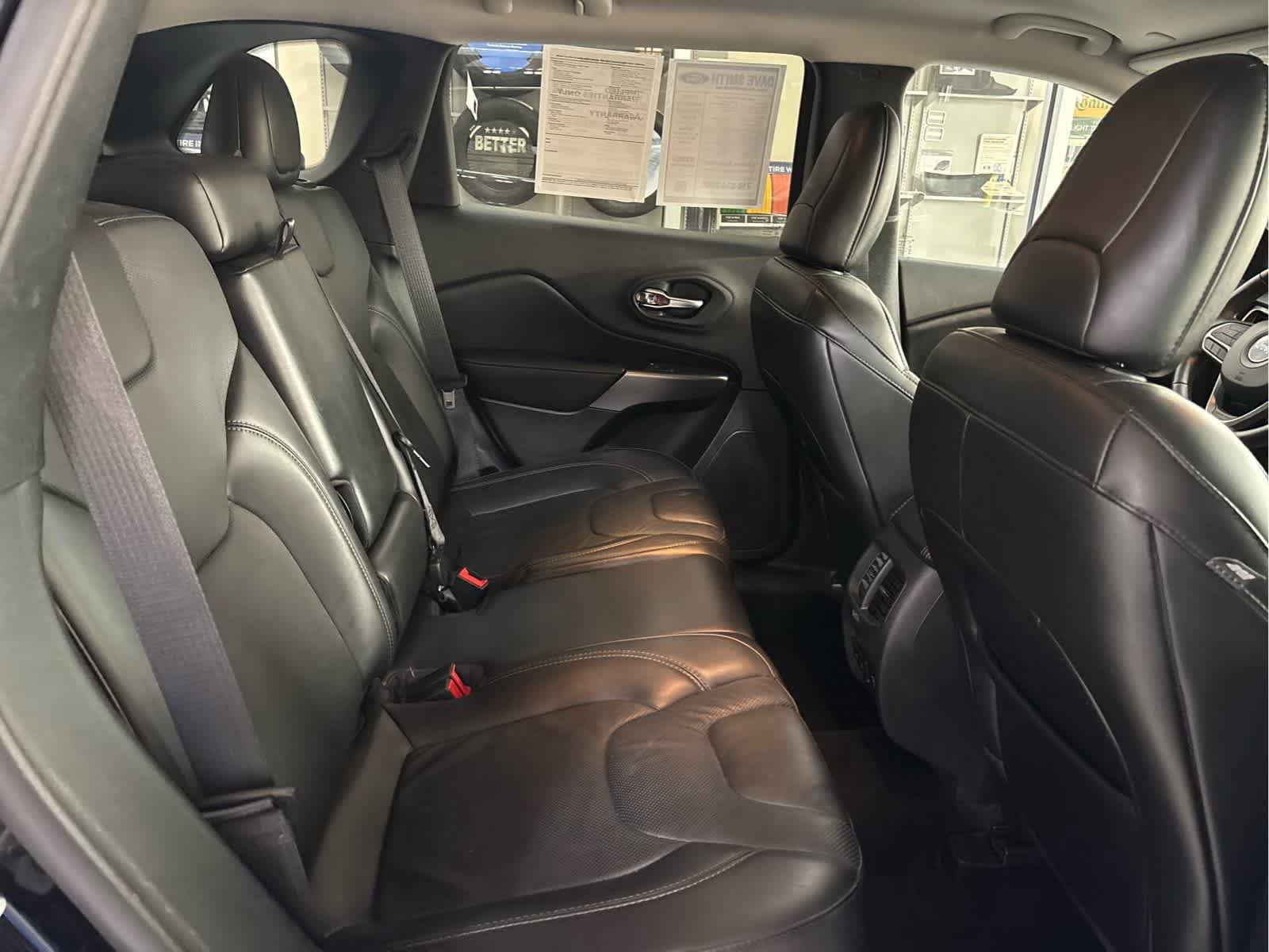 Used 2020 Jeep Cherokee Limited AWD/4WD image 38