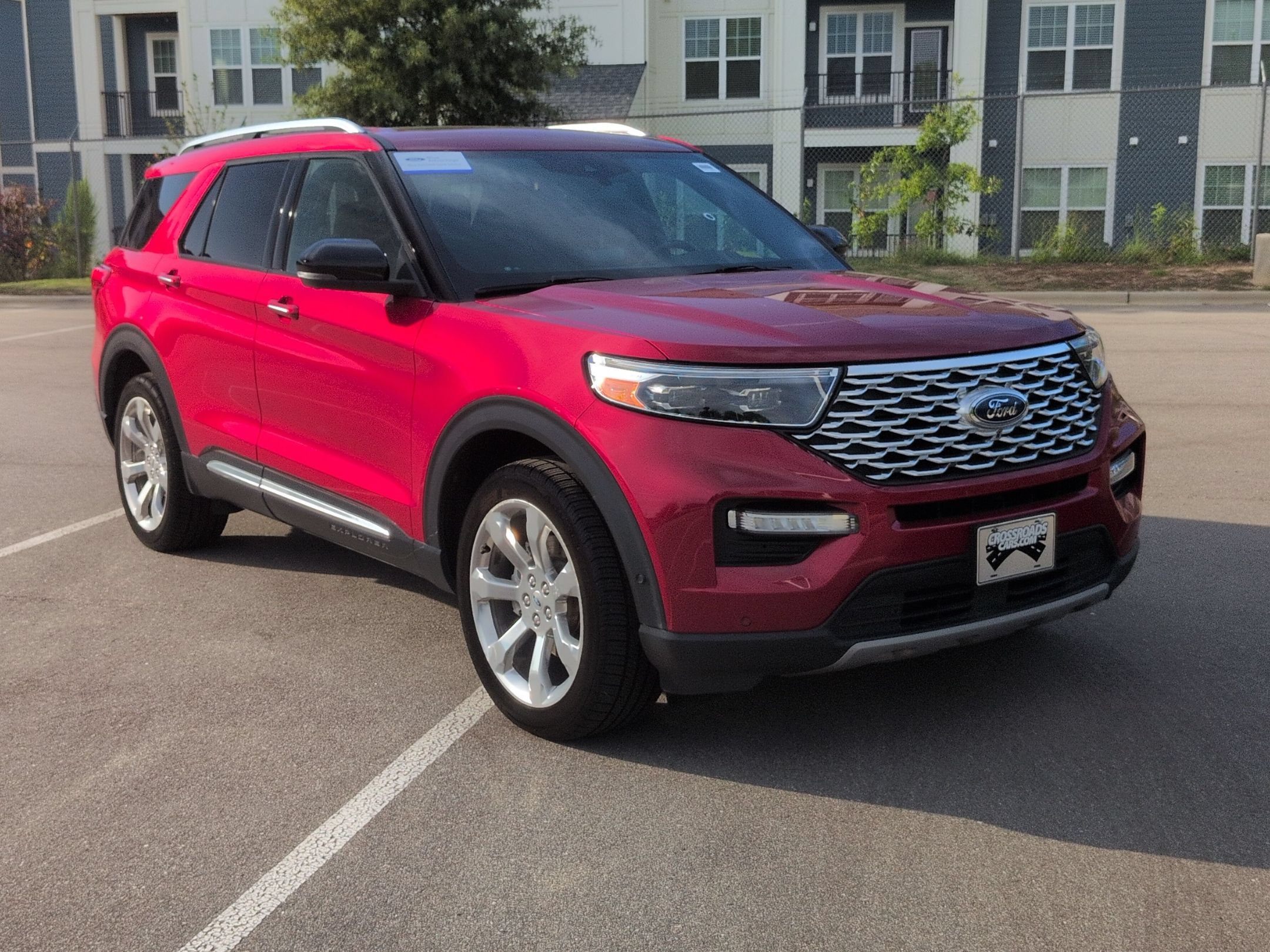 Certified 2020 Ford Explorer Platinum w/ Premium Technology Package AWD/4WD image 2