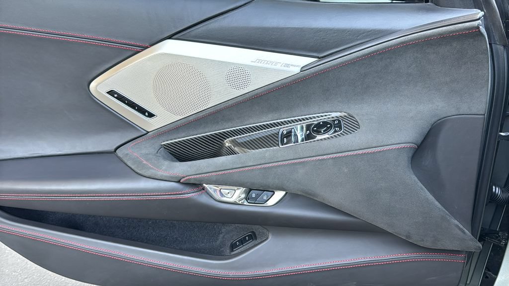 Used 2022 Chevrolet Corvette Stingray Premium Cpe w/ Z51 Performance Package RWD image 18