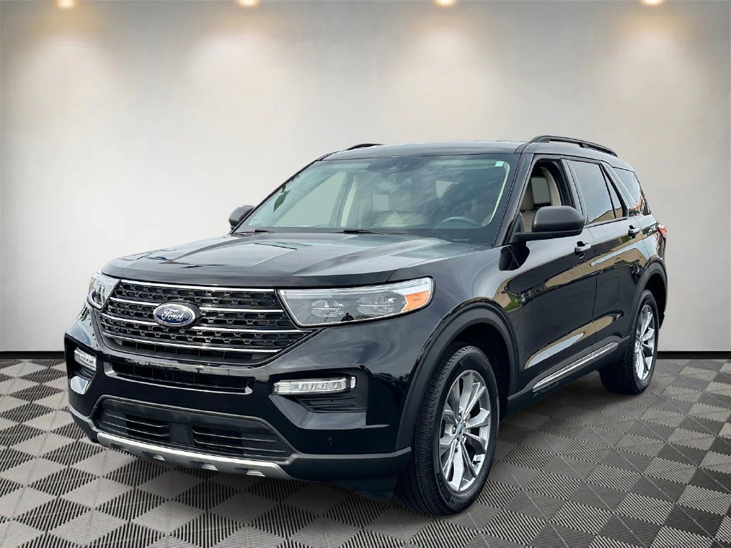 Certified 2023 Ford Explorer XLT w/ Equipment Group 202A AWD/4WD image 6