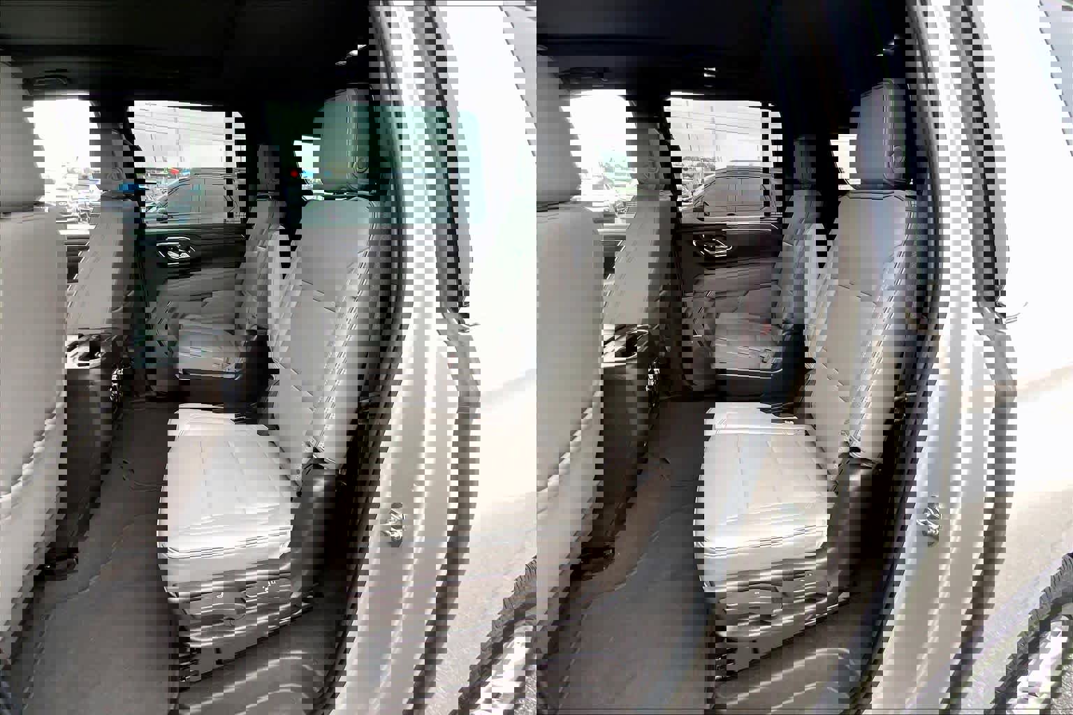 Used 2023 GMC Yukon XL SLT image 21