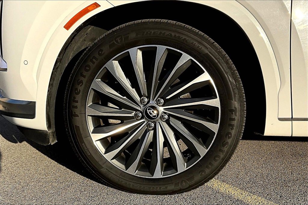 Used 2024 Hyundai Palisade Calligraphy image 9