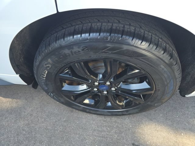 Certified 2022 Ford Edge SE w/ Black Appearance Package AWD/4WD image 15