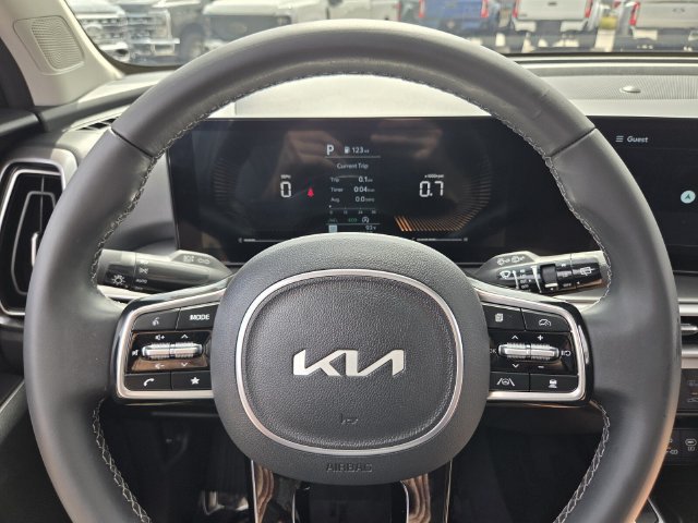 Used 2025 Kia Sorento S w/ Panoramic Sunroof Package FWD image 27