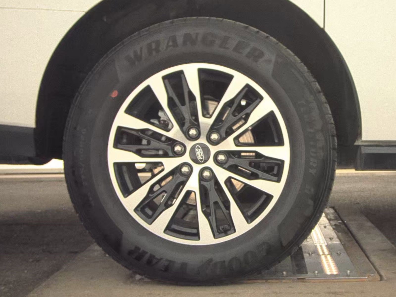 Certified 2025 Ford Expedition Max Platinum AWD/4WD image 27