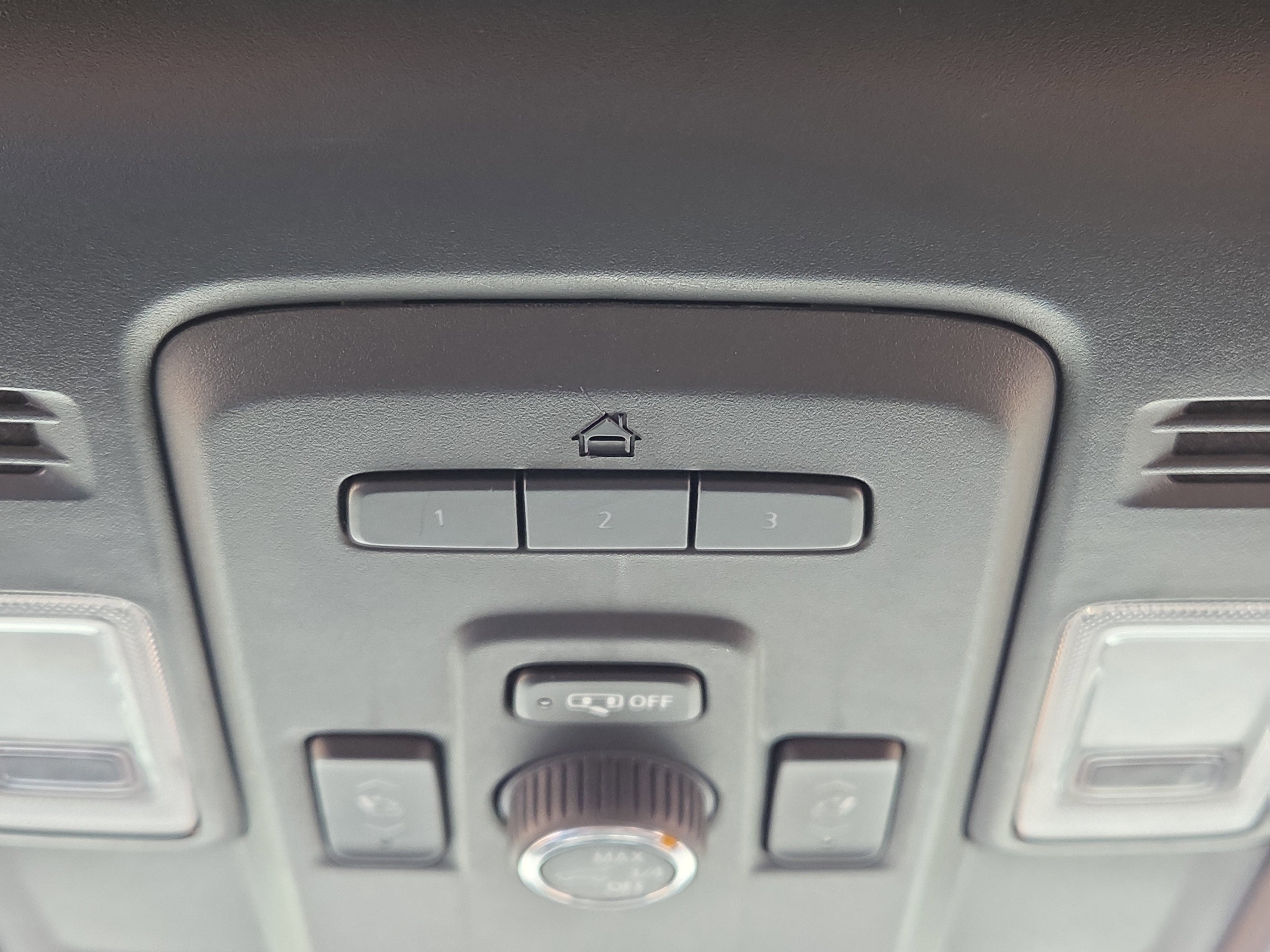 Used 2022 Chevrolet Tahoe Z71 w/ Luxury Package image 28