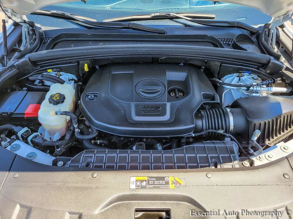 Used 2022 Jeep Grand Cherokee Summit AWD/4WD image 27