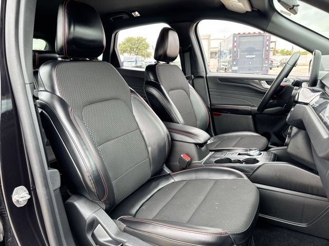 Certified 2025 Ford Escape ST-Line AWD/4WD image 23