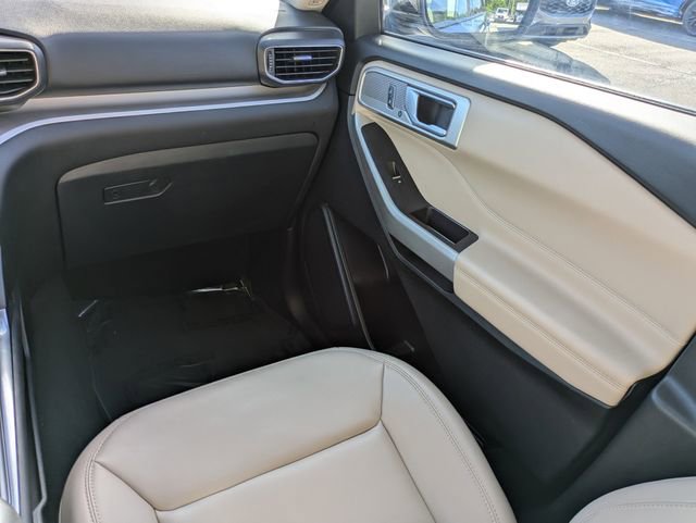 Certified 2023 Ford Explorer XLT w/ Equipment Group 202A RWD image 17