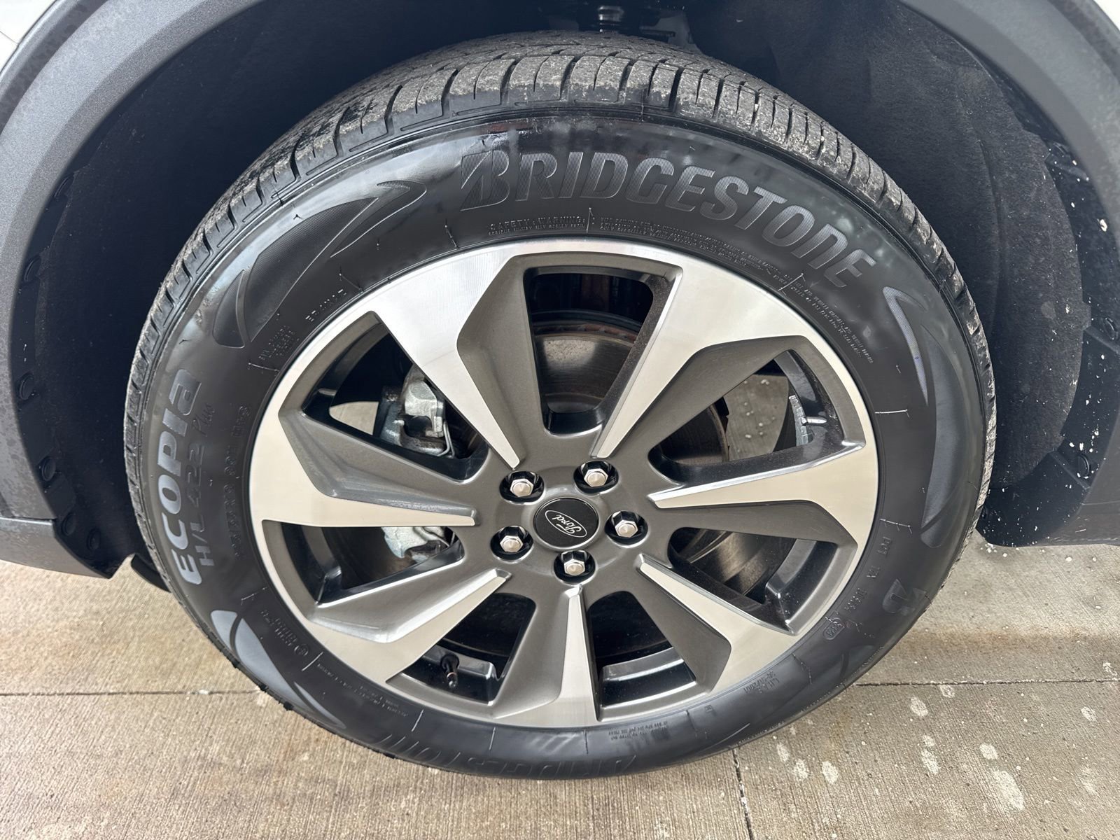 Certified 2024 Ford Escape Platinum w/ Premium Technology Package image 19