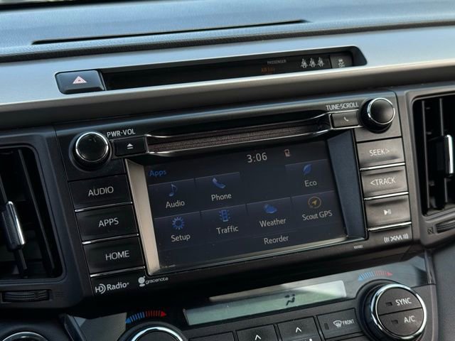 Used 2017 Toyota RAV4 XLE AWD/4WD image 32