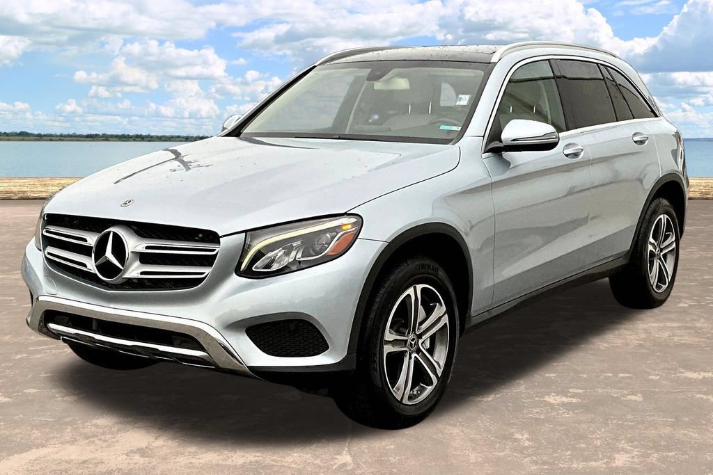 Used 2018 Mercedes-Benz GLC 300 4MATIC image 4