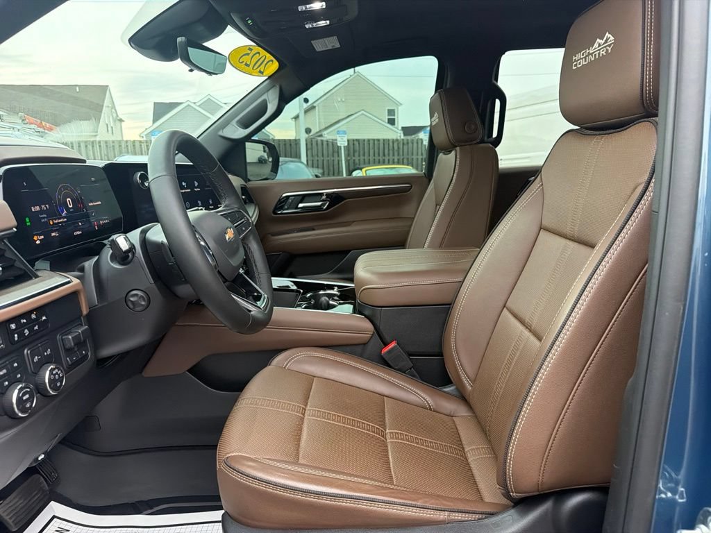 Used 2025 Chevrolet Tahoe High Country AWD/4WD image 27