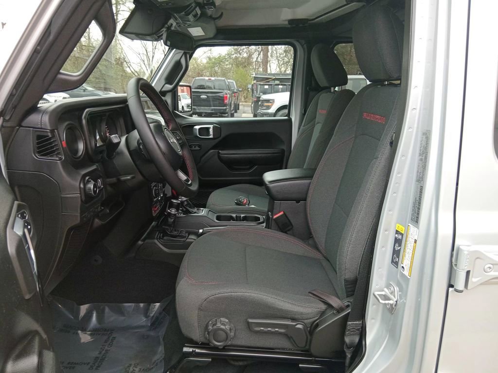 Used 2024 Jeep Wrangler Unlimited Rubicon AWD/4WD image 24