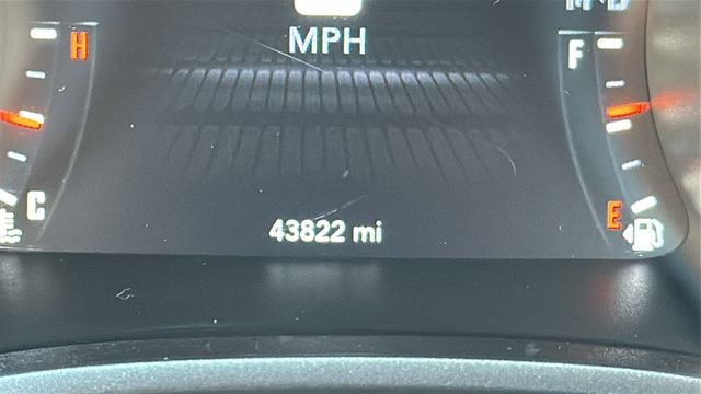 Used 2020 Dodge Challenger SXT RWD image 23
