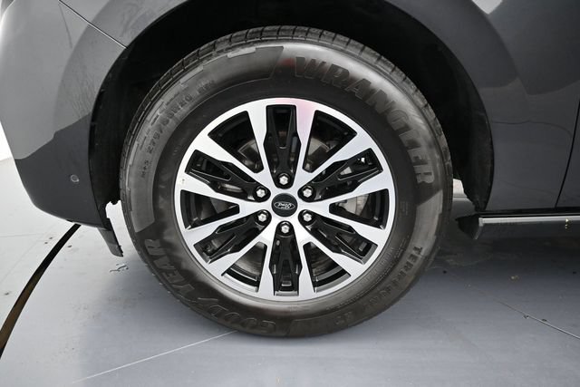 Certified 2025 Ford Expedition Platinum AWD/4WD image 10