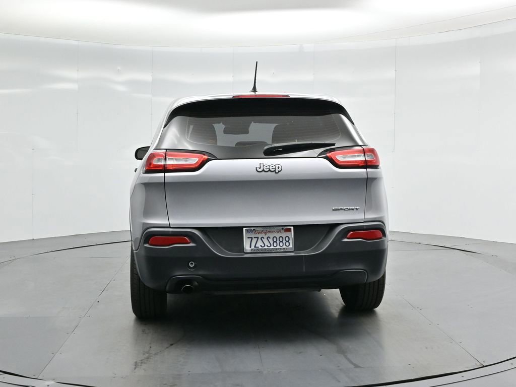 Used 2017 Jeep Cherokee Sport image 12