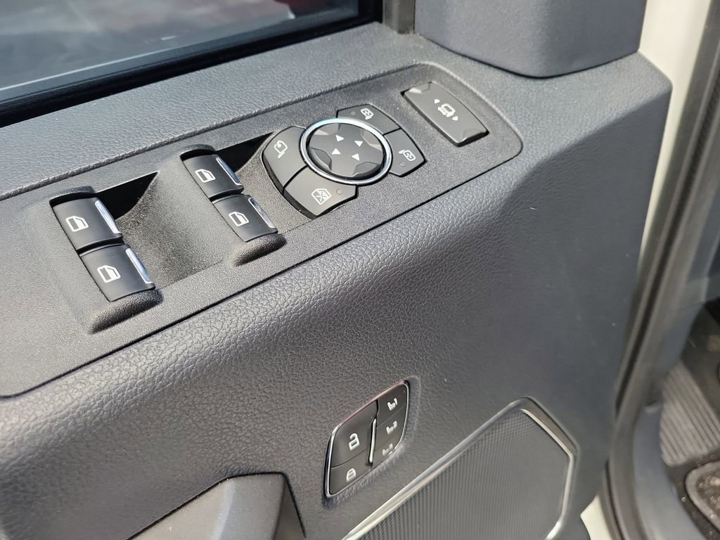 Certified 2022 Ford F350 Platinum w/ FX4 Off-Road Package image 13