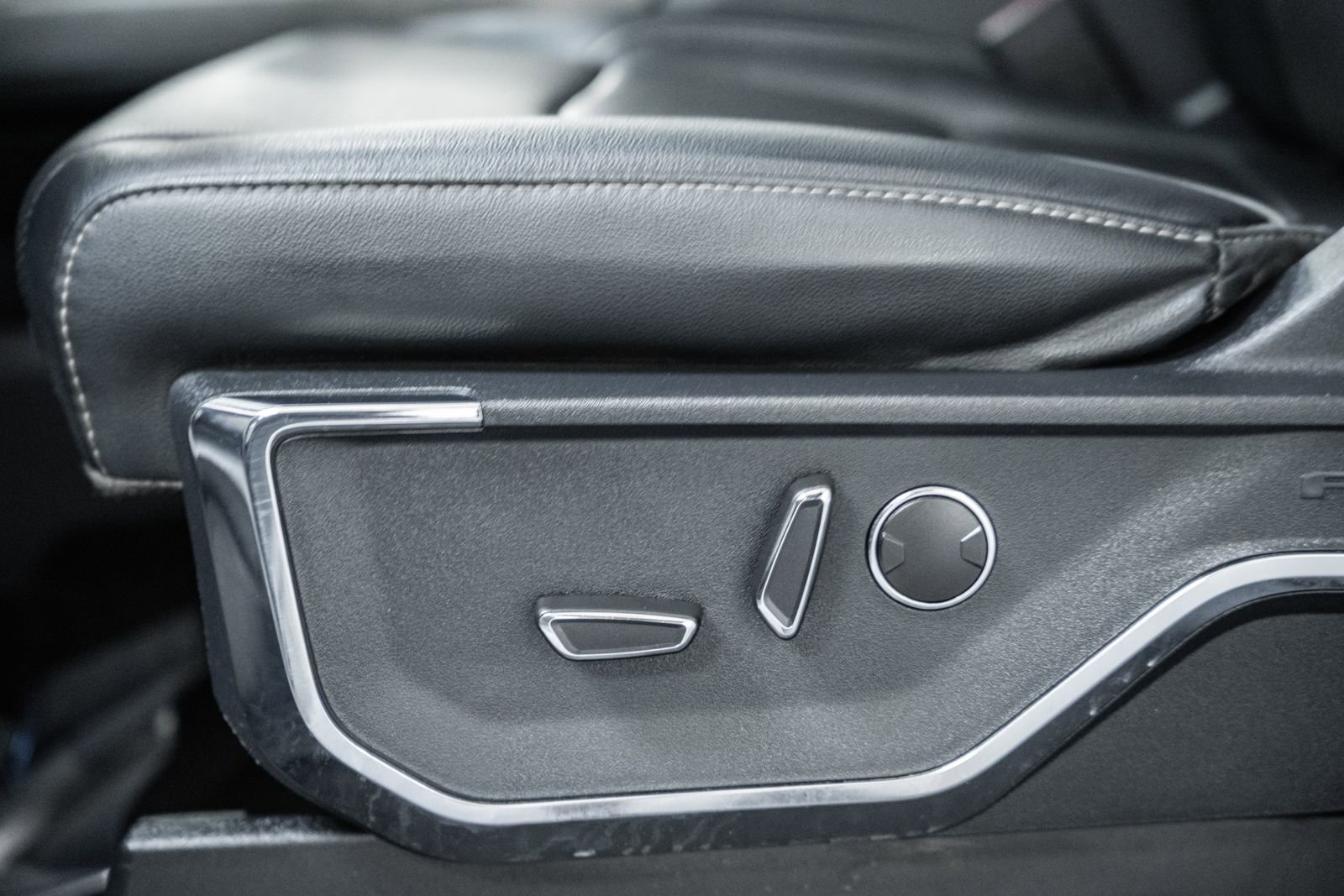 Certified 2023 Ford F150 Lariat w/ Equipment Group 502A High image 46