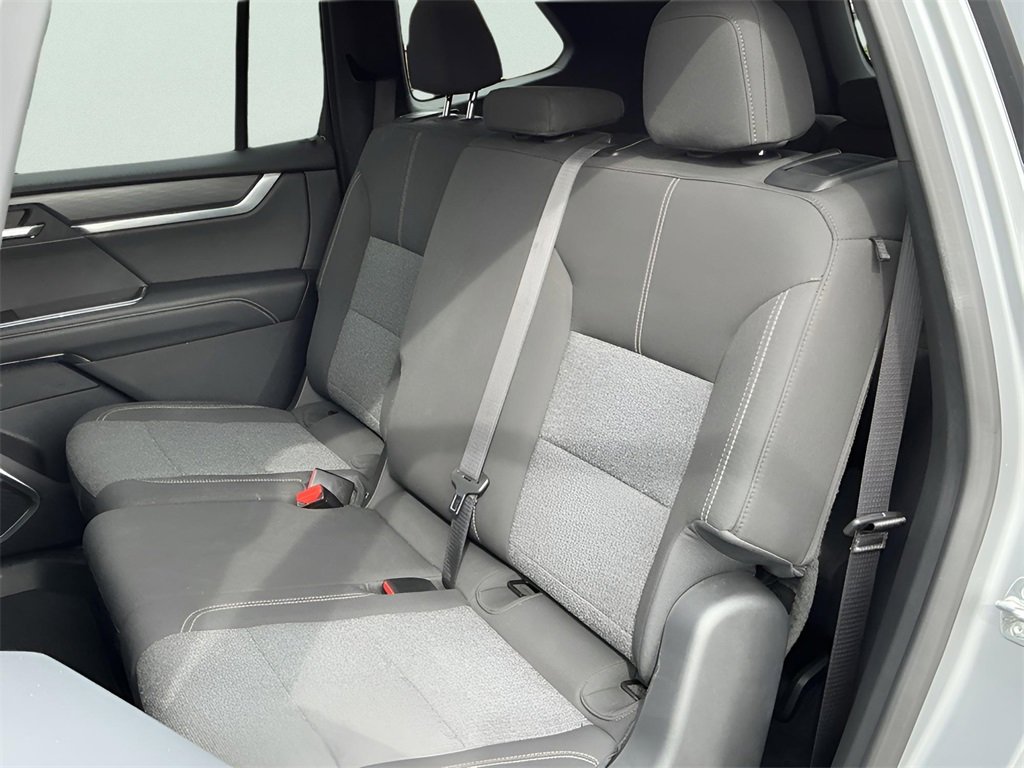 Used 2025 GMC Acadia Elevation image 25