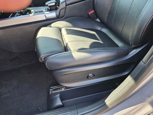 Used 2023 Mercedes-Benz GLB 250 w/ Premium Package image 16