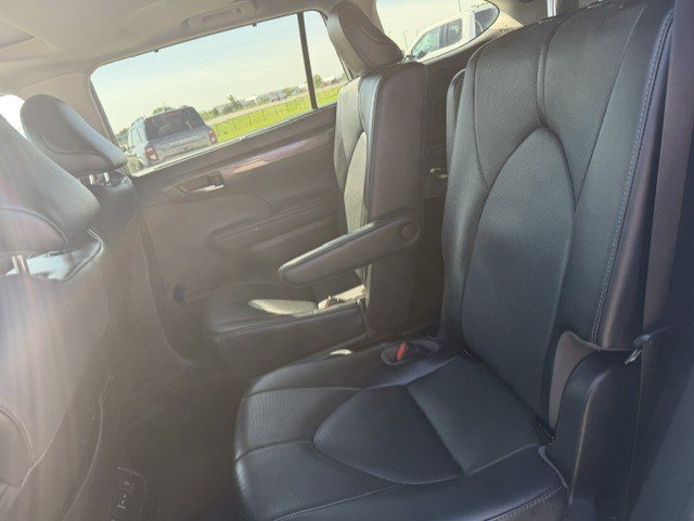 Used 2022 Toyota Highlander Limited AWD/4WD image 28