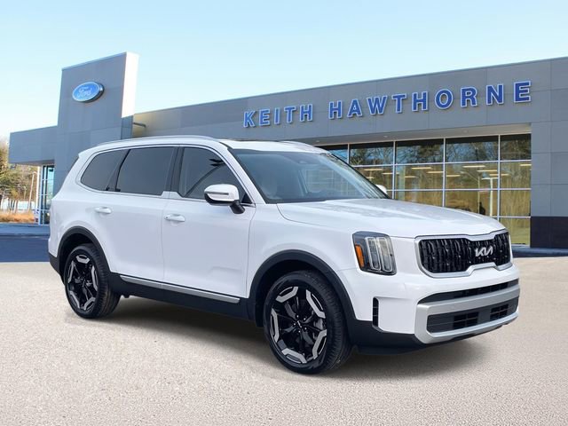 Used 2025 Kia Telluride EX w/ EX Captain's Chair Package