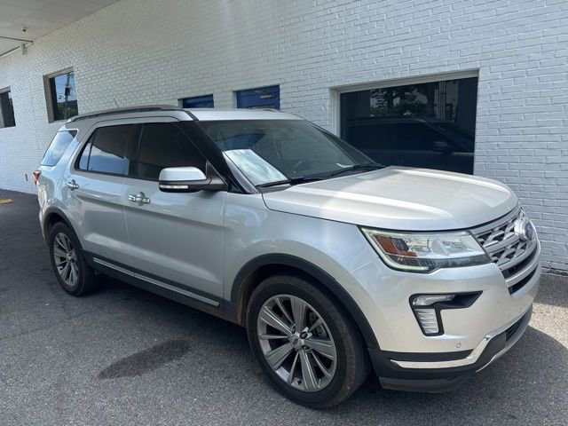 Certified 2018 Ford Explorer Limited FWD image 3