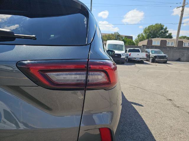 Certified 2025 Ford Escape ST-Line FWD image 33
