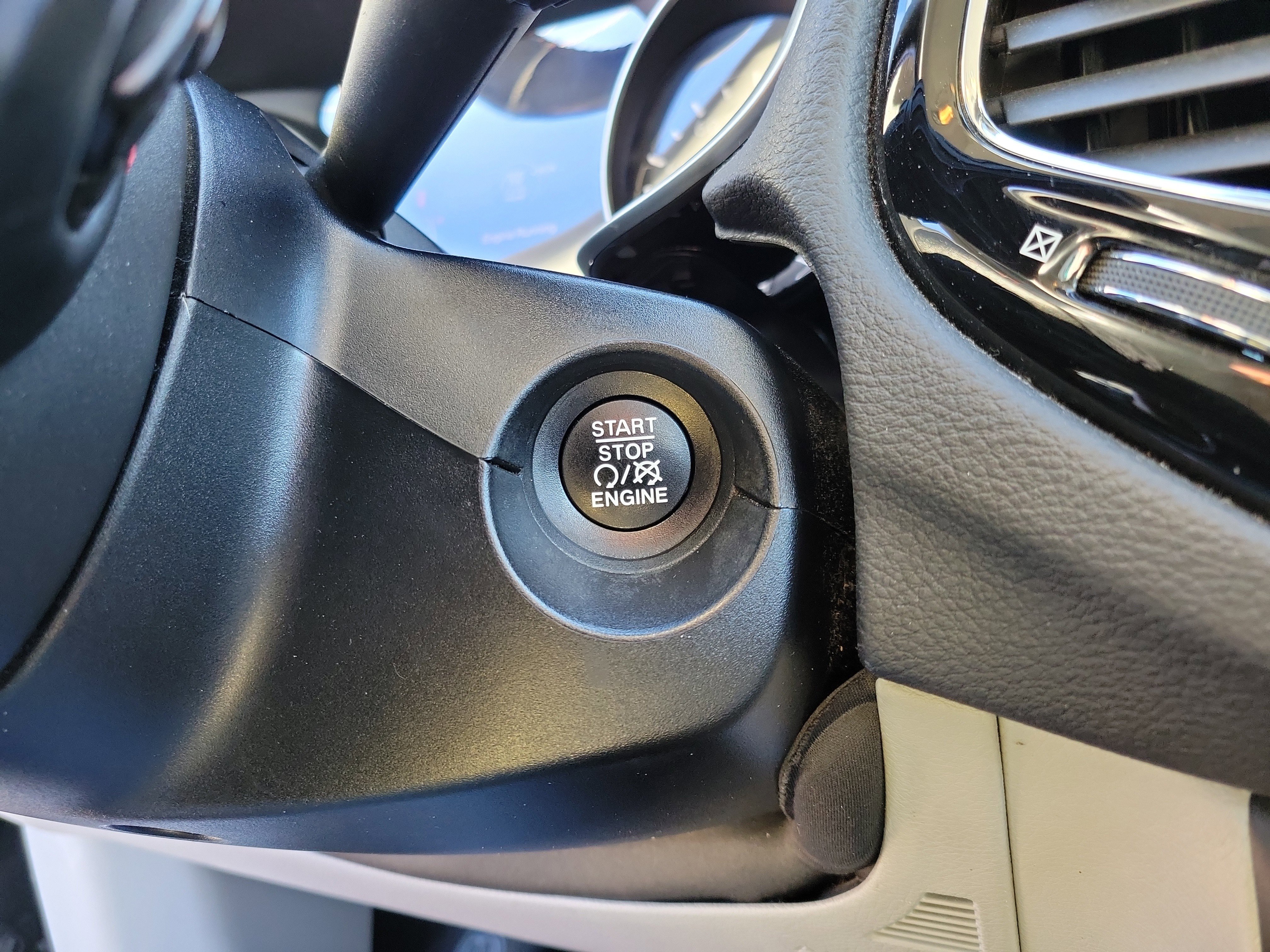 Used 2021 Jeep Compass Limited w/ Sun and Sound Group image 16