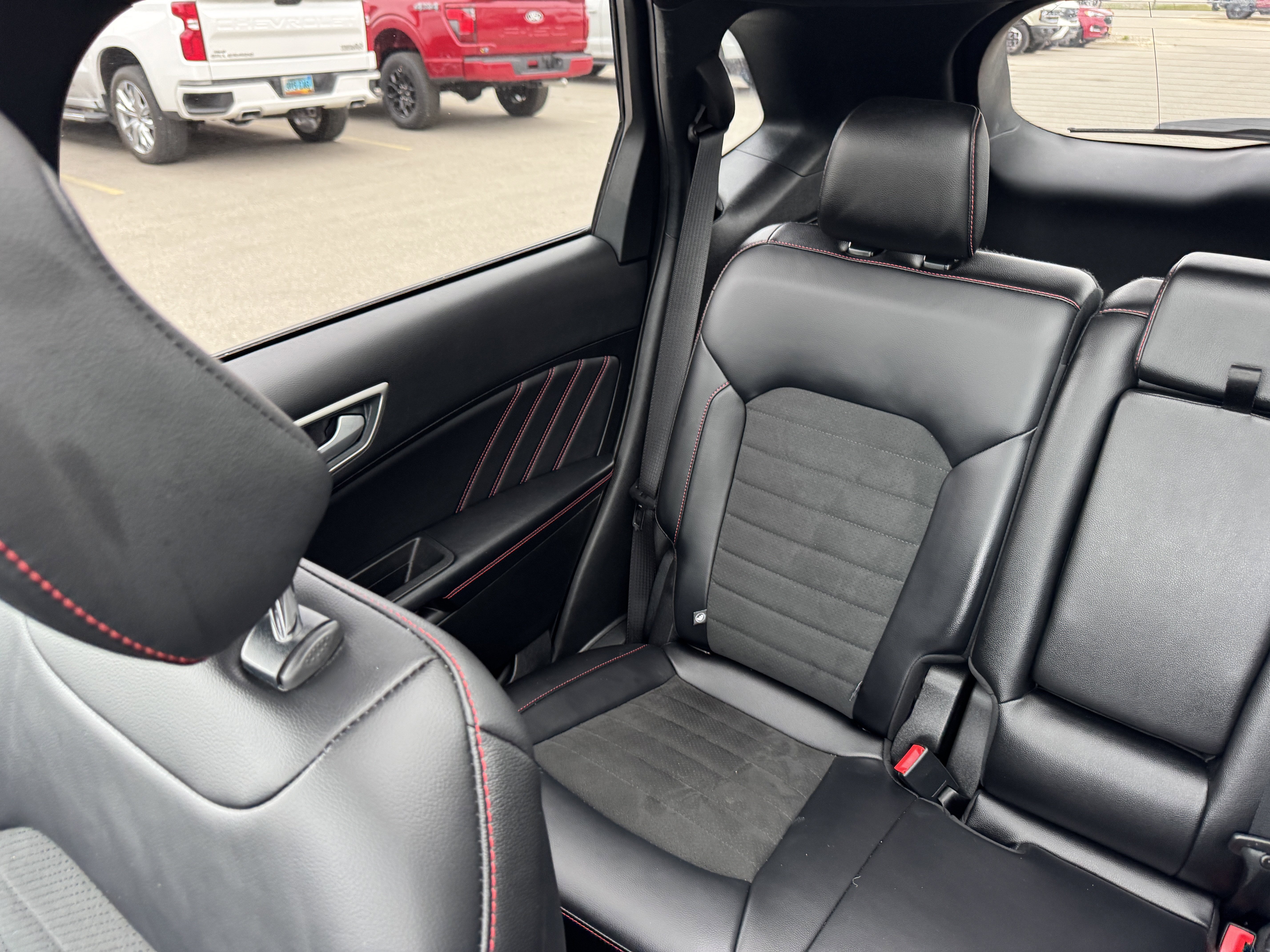 Certified 2024 Ford Edge ST-Line AWD/4WD image 12