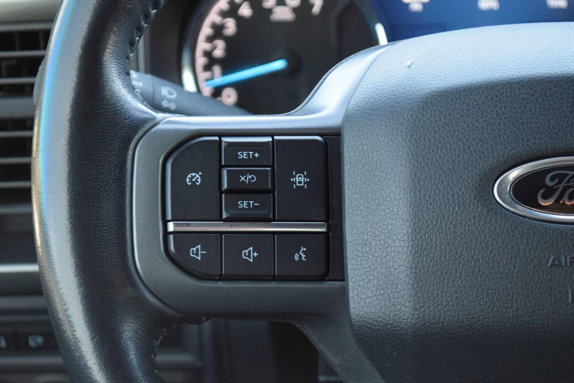 Certified 2022 Ford F150 XLT w/ Equipment Group 302A High image 9