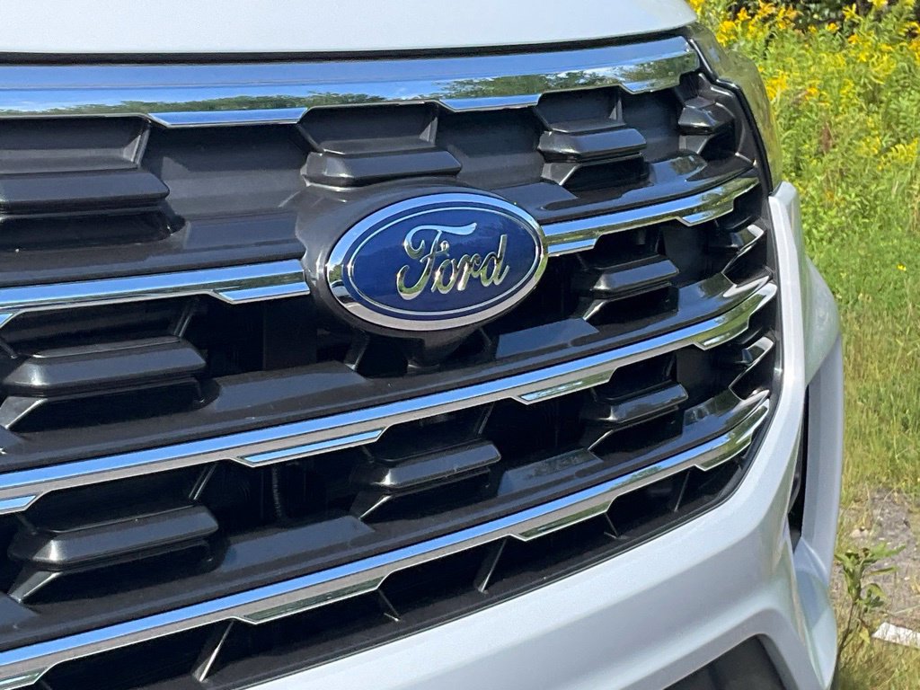 Certified 2025 Ford Explorer Active AWD/4WD image 22