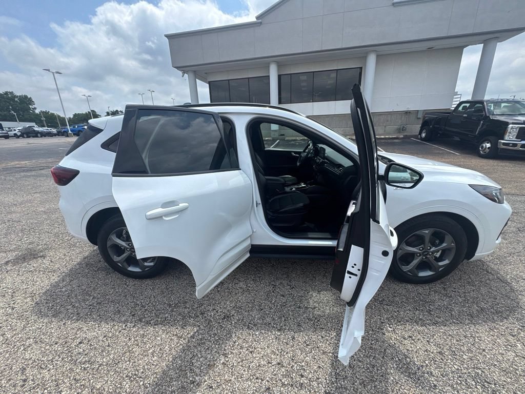 Certified 2023 Ford Escape ST-Line w/ Equipment Group 301A FWD image 8