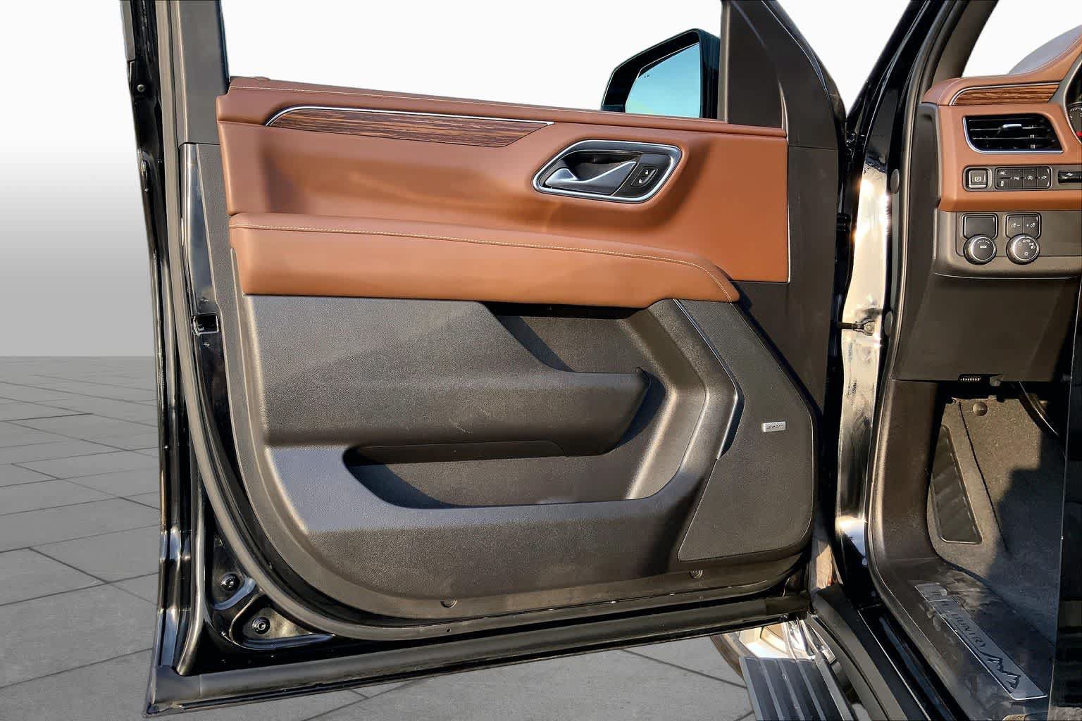 Used 2021 Chevrolet Tahoe High Country RWD image 21
