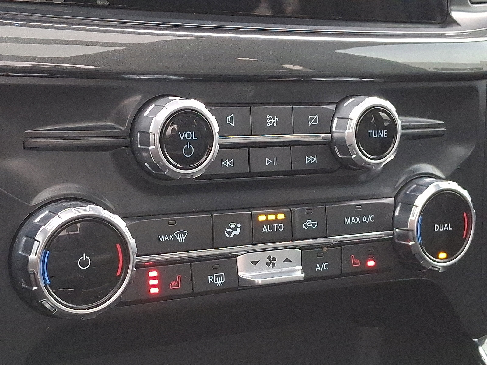 Certified 2022 Ford F150 XLT w/ Equipment Group 302A High image 16