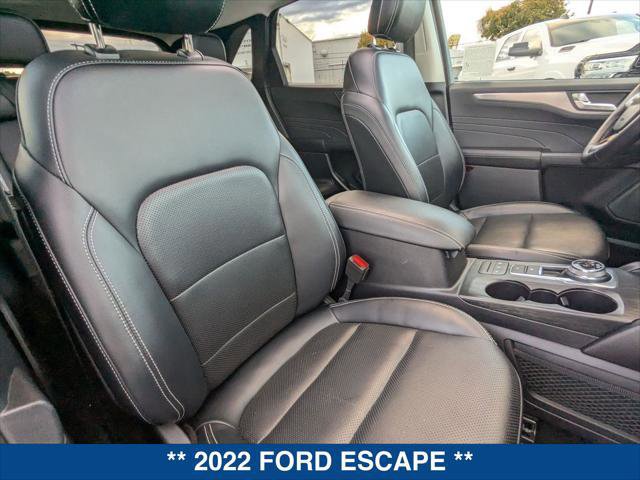 Certified 2022 Ford Escape Titanium w/ Class II Trailer Tow Package image 24