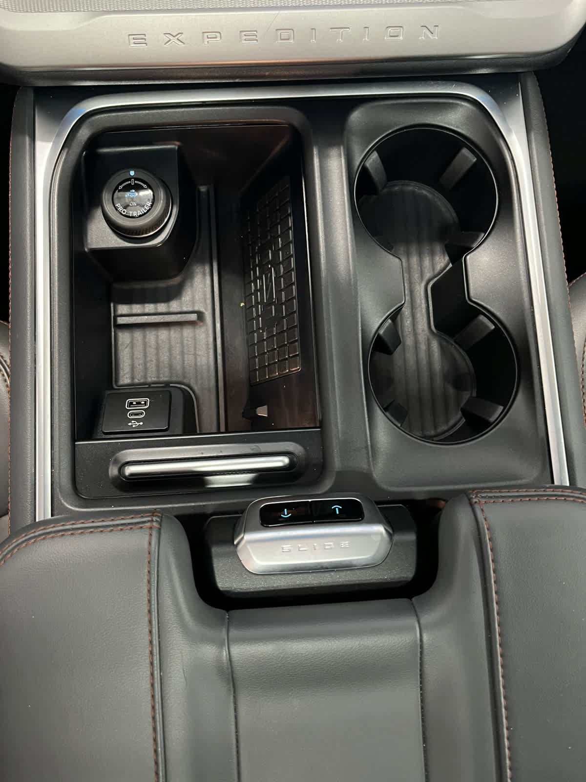Certified 2025 Ford Expedition Active AWD/4WD image 30