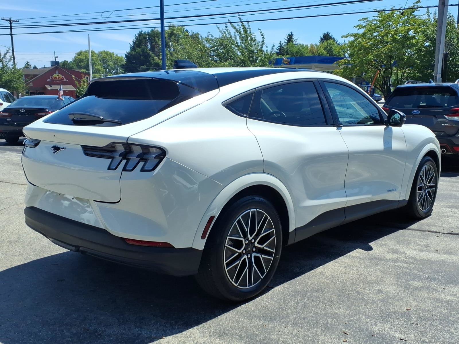 Certified 2025 Ford Mustang Mach-E Premium AWD/4WD image 4