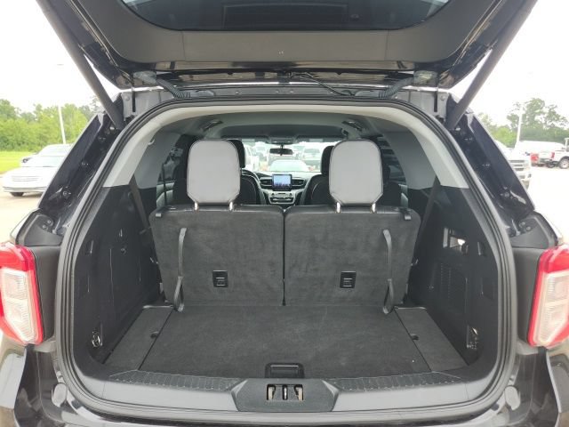Certified 2022 Ford Explorer XLT w/ Equipment Group 202A AWD/4WD image 21
