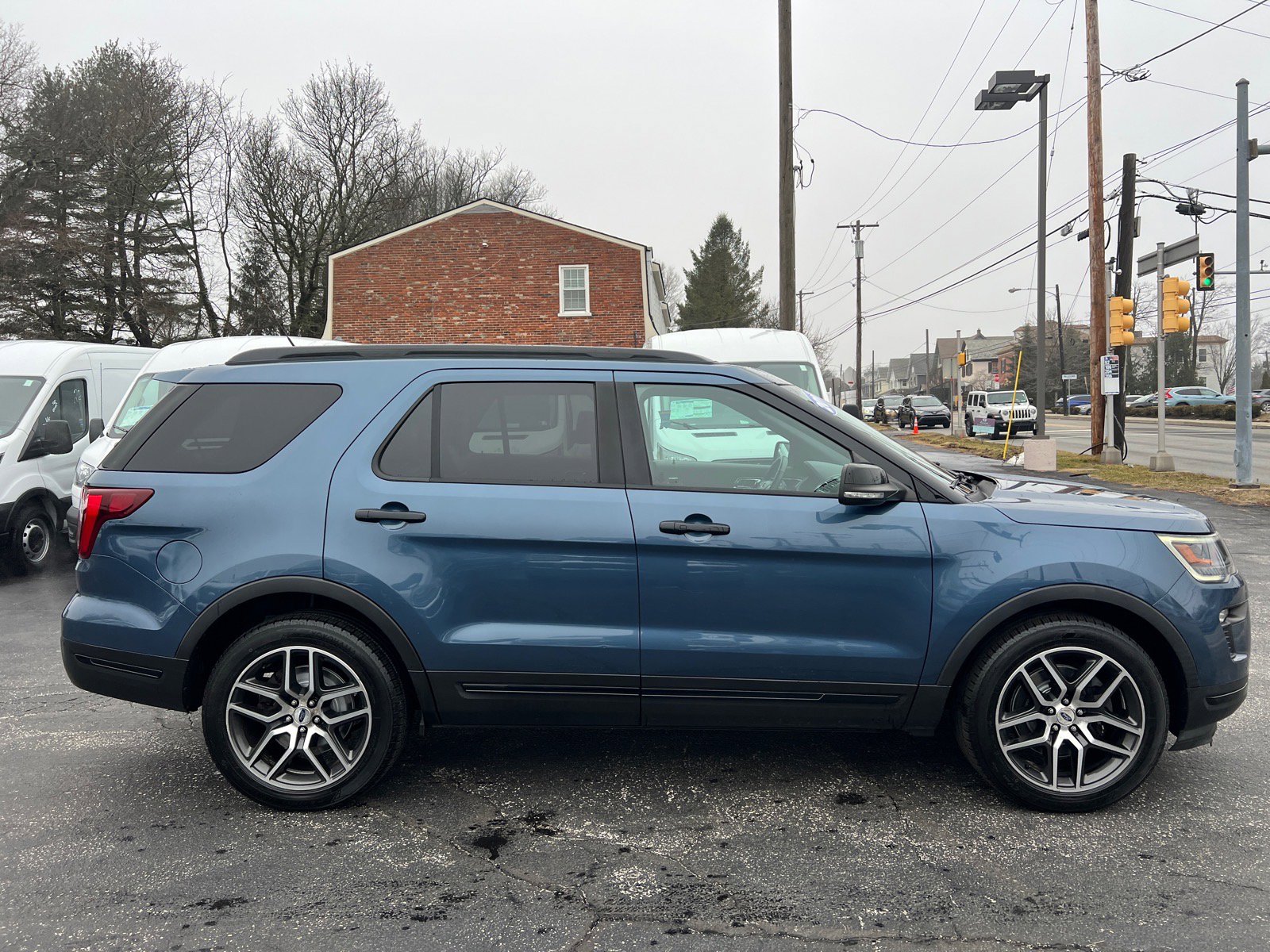Certified 2018 Ford Explorer Sport image 4