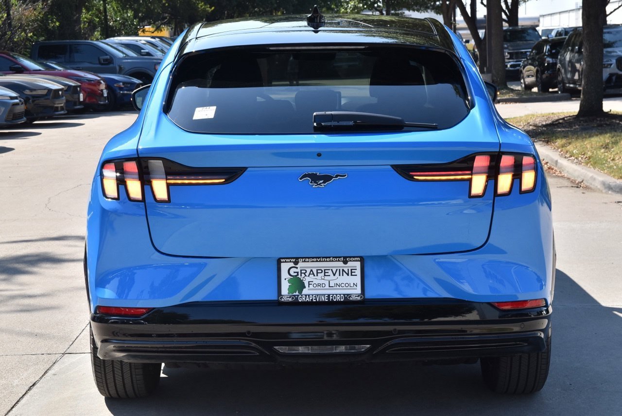 Certified 2022 Ford Mustang Mach-E Premium AWD/4WD image 9
