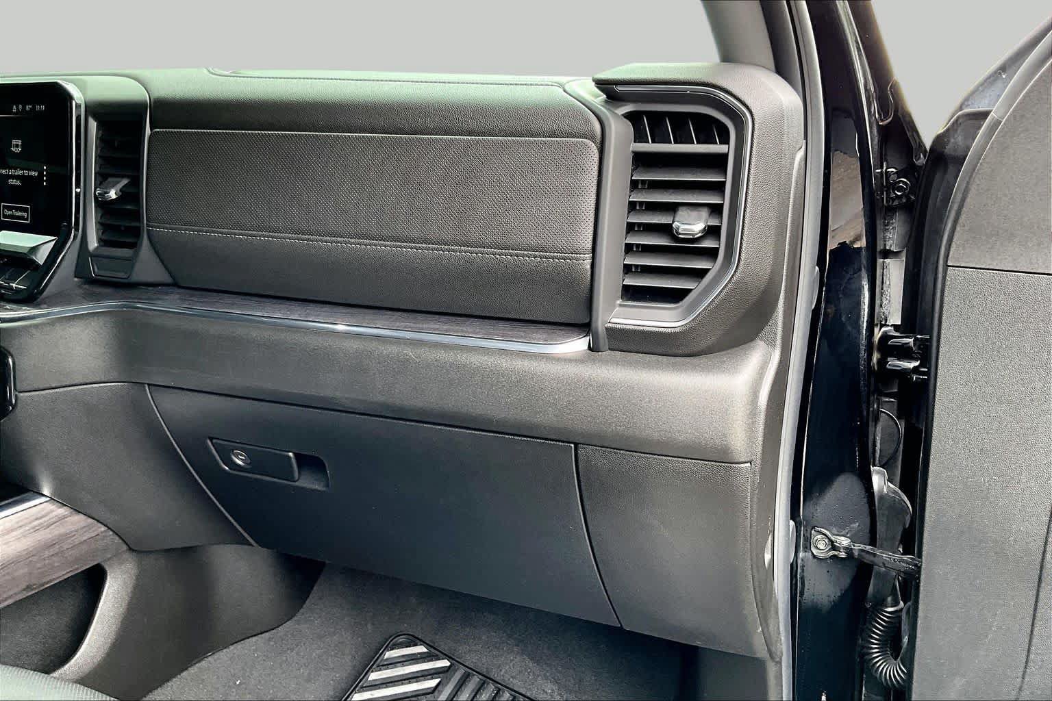 Used 2024 Chevrolet Silverado 2500 LTZ w/ LTZ Plus Package AWD/4WD image 19