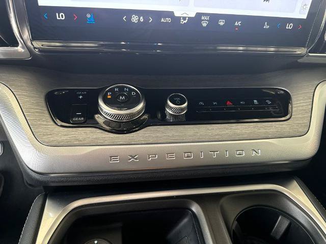 Certified 2025 Ford Expedition Max Platinum w/ Driver's Package AWD/4WD image 13