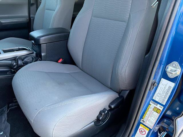 Used 2018 Toyota Tacoma SR5 AWD/4WD image 17