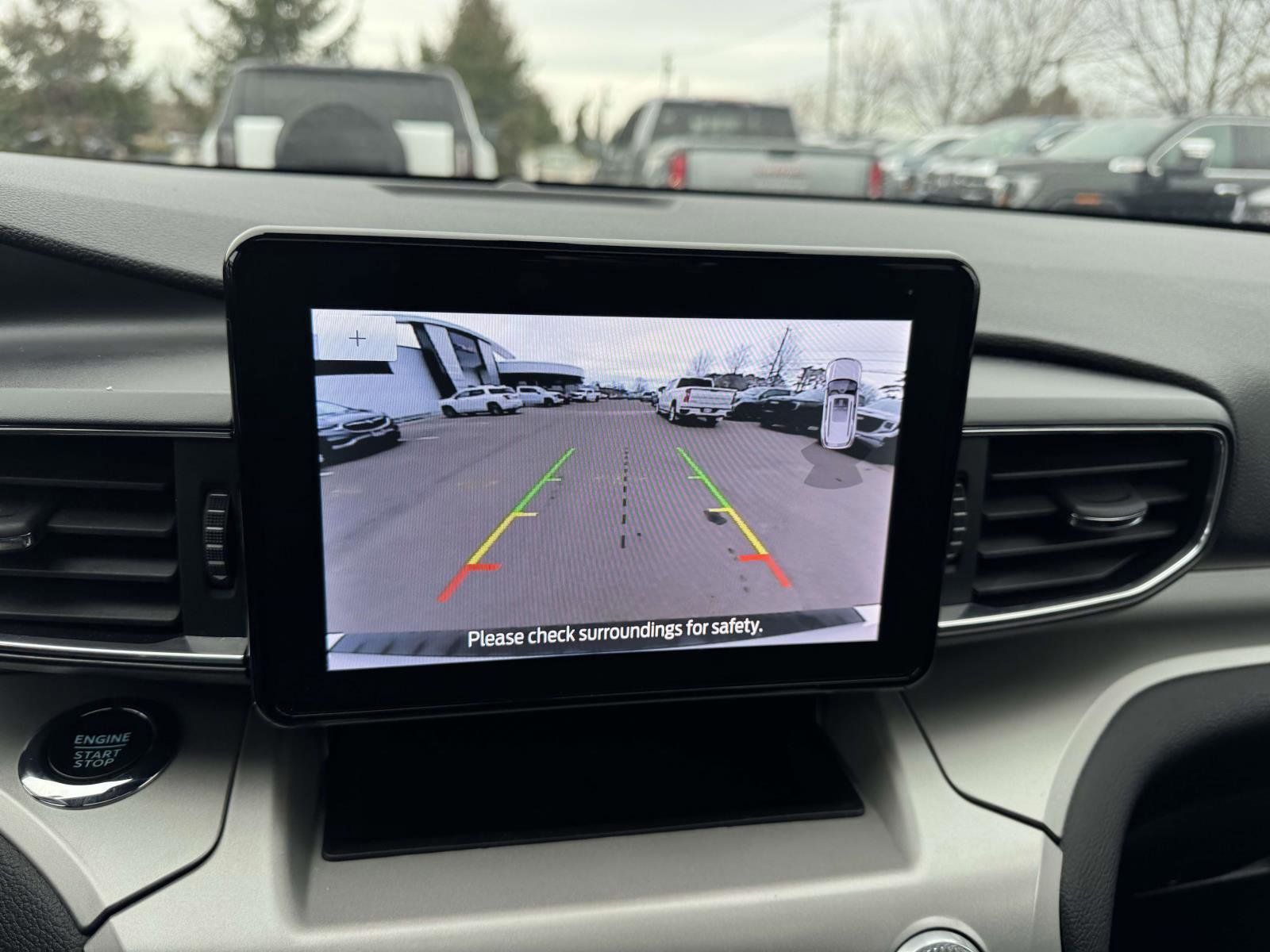 Certified 2022 Ford Explorer XLT w/ Equipment Group 202A image 31