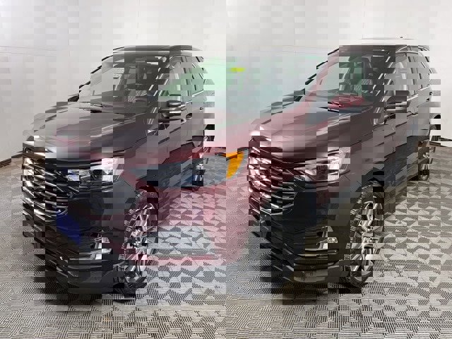 Certified 2023 Ford Edge Titanium image 3