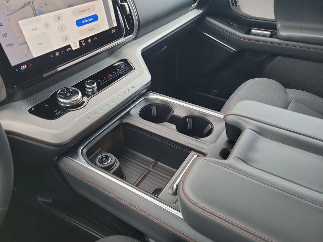 Certified 2025 Ford Expedition Active AWD/4WD image 32